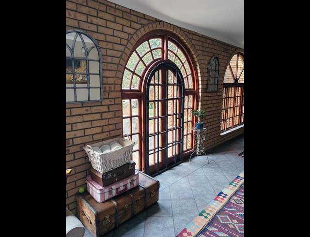 6 BEDROOM HOUSE FOR SALE IN SECUNDA